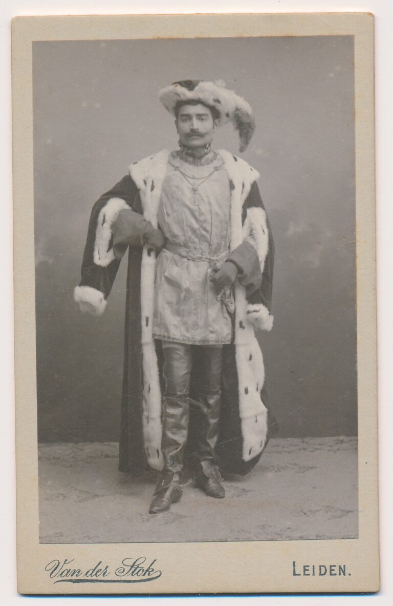 Foto van Th.C. Gonsalves, Van der Stok, Leiden