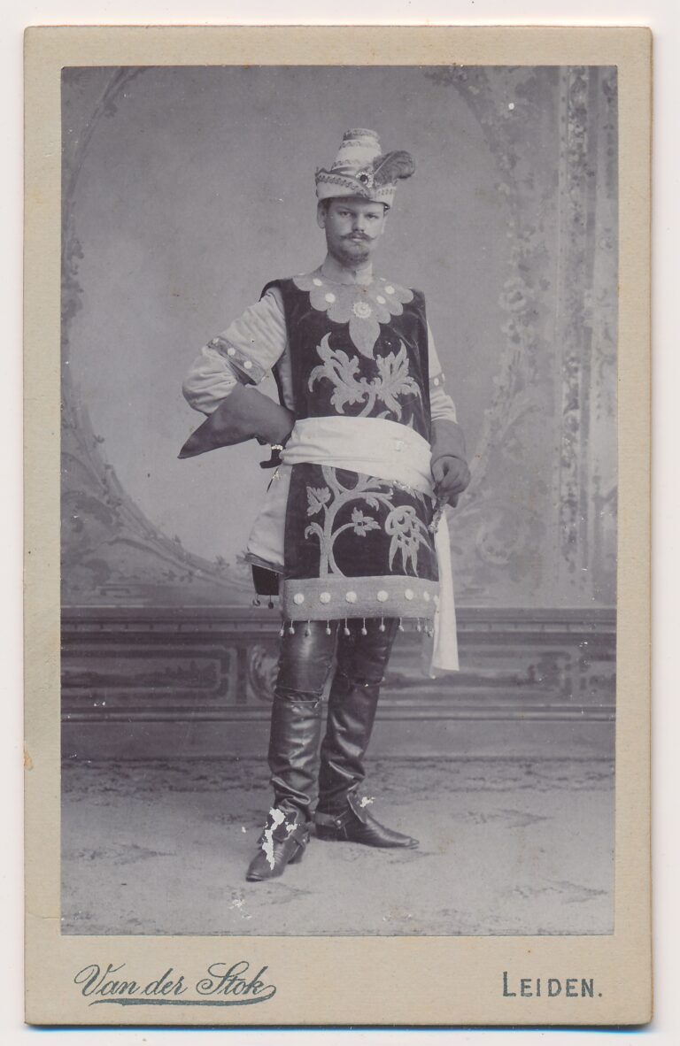Foto van Portret 22 (naam volgt), Van der Stok, Leiden