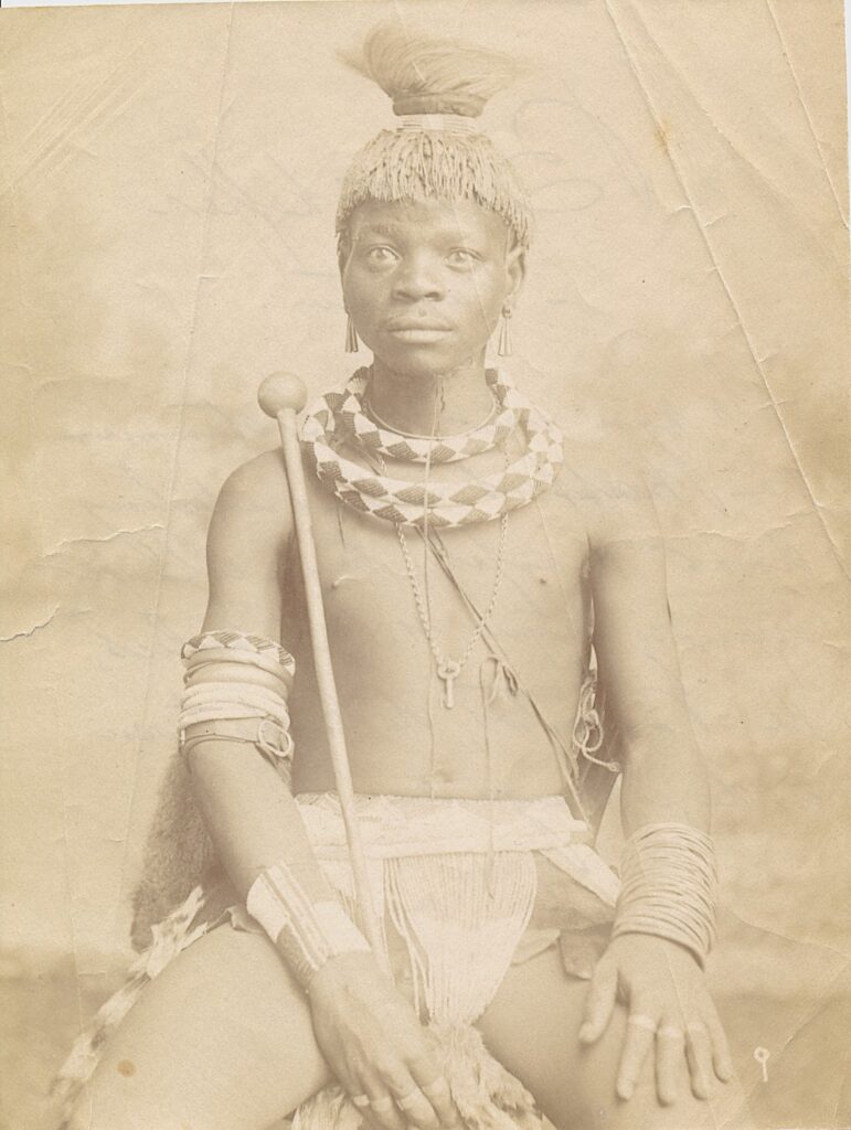 Bekijk de foto's 1 van Onbekend: Basotho-man (‘Kapitein’), ca. 1872