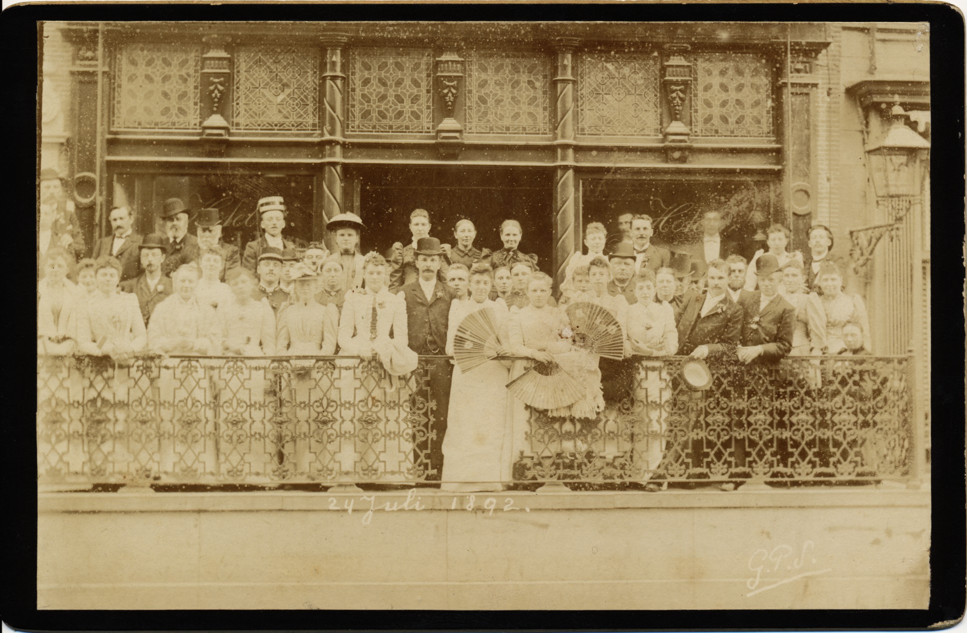 Onbekend: gezelschap op een balkon, Groningen 24 juli 1892
