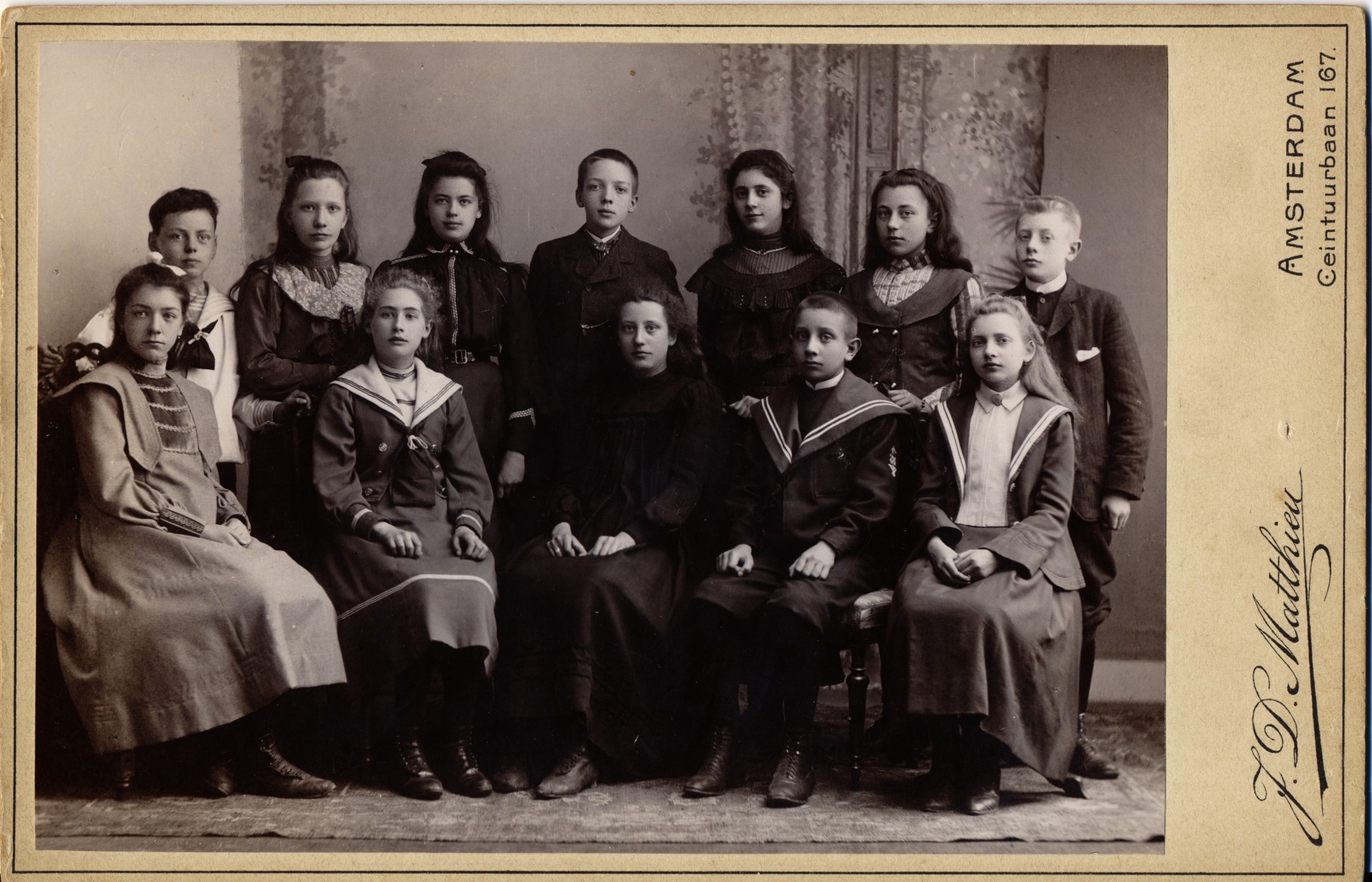 J.D. Matthieu: groep van twaalf kinderen, Amsterdam ca. 1897