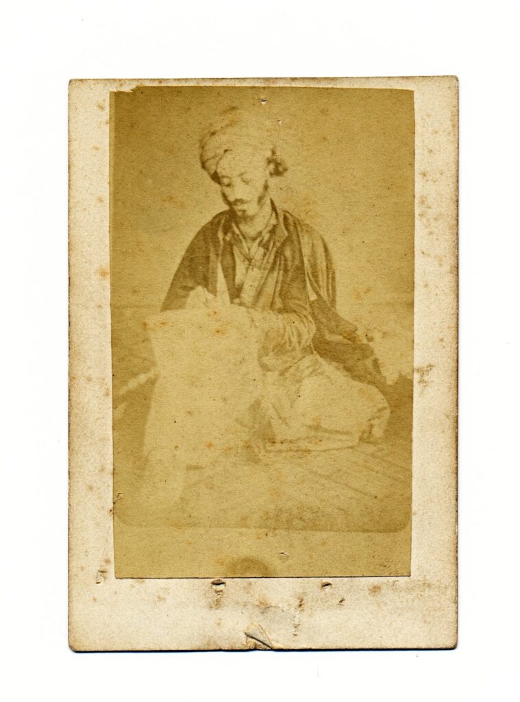 Bekijk de foto's 1 van Onbekend: man met tulband, ca. 1873