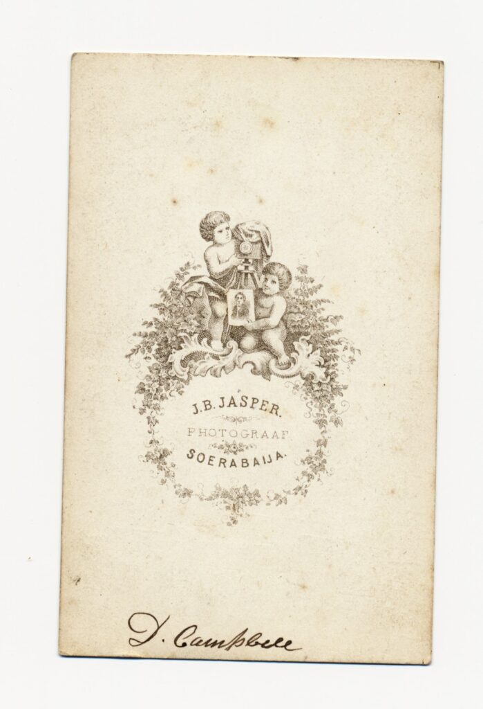 Bekijk de foto's 2 van J.B. Jasper: J. Campbell, Soerabaija ca. 1885