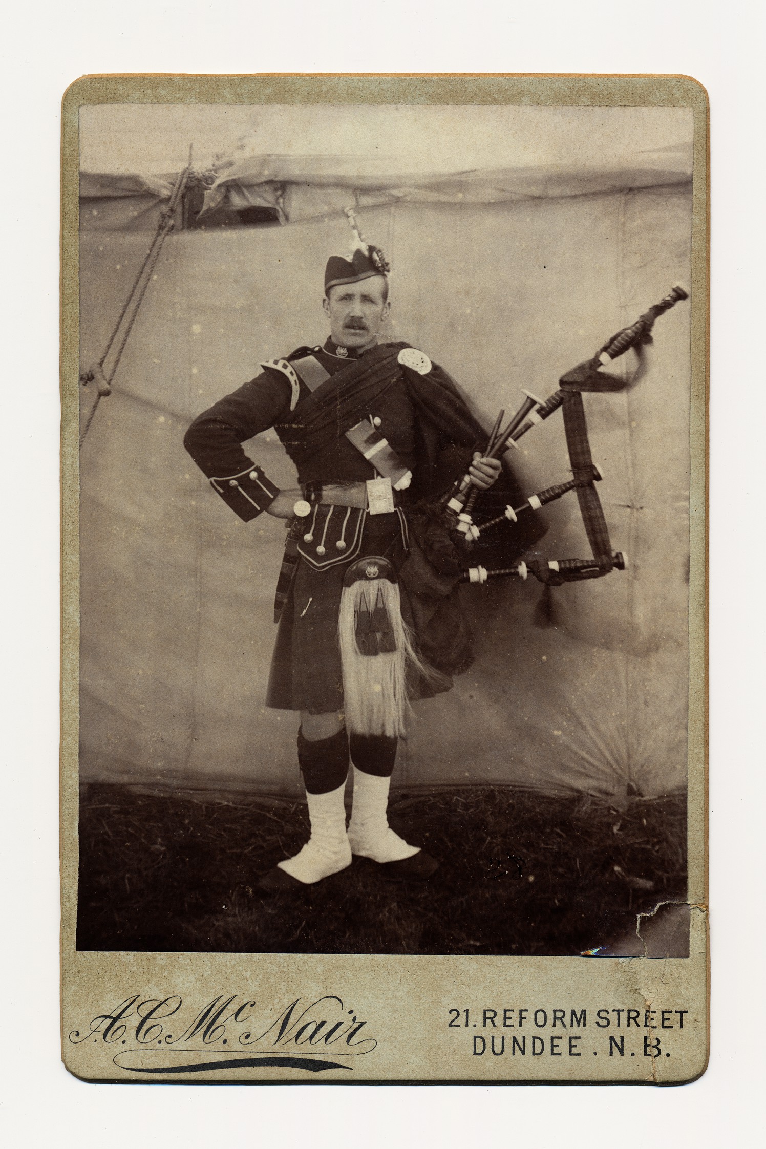 A.C. McNair: doedelzakspeler, Dundee ca. 1895