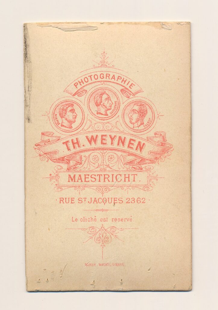Bekijk de foto's 2 van Th. Weynen: jongeman, Maastricht ca. 1888