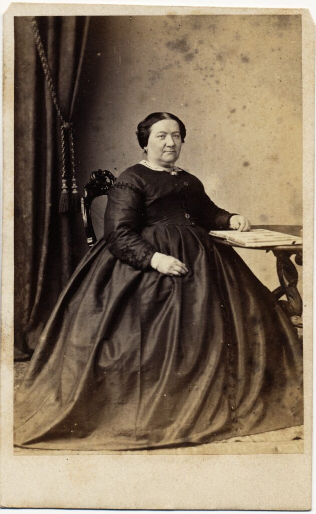Bekijk de foto's 1 van A. Bolland: Anthonia Jacoba Ockerscau, Amersfoort ca. 1880
