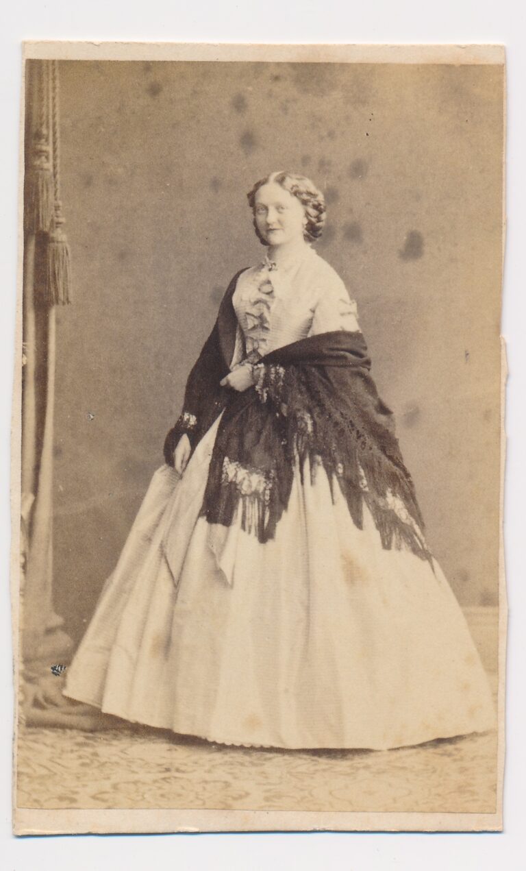Foto van Portret 6 (naam volgt), R. Severin