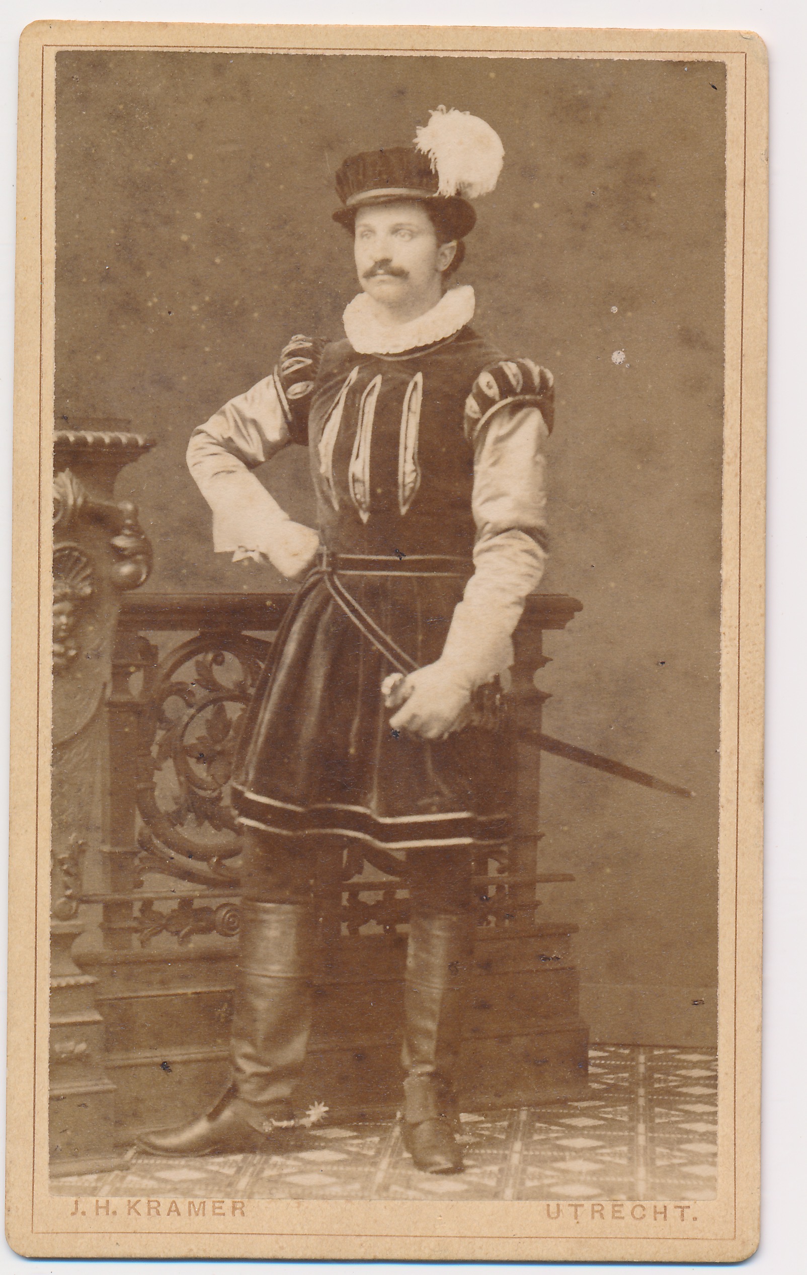 J.H. Kramer: man in kostuum, Utrecht ca. 1880