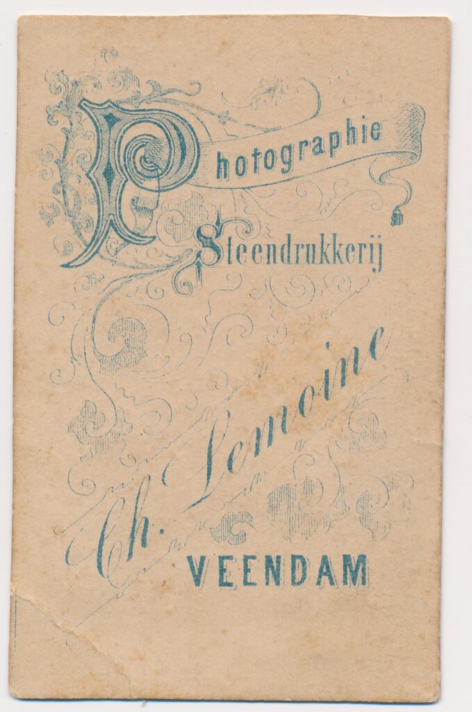 Bekijk de foto's 2 van Ch. Lemoine: onbekende vrouw, Veendam ca. 1875