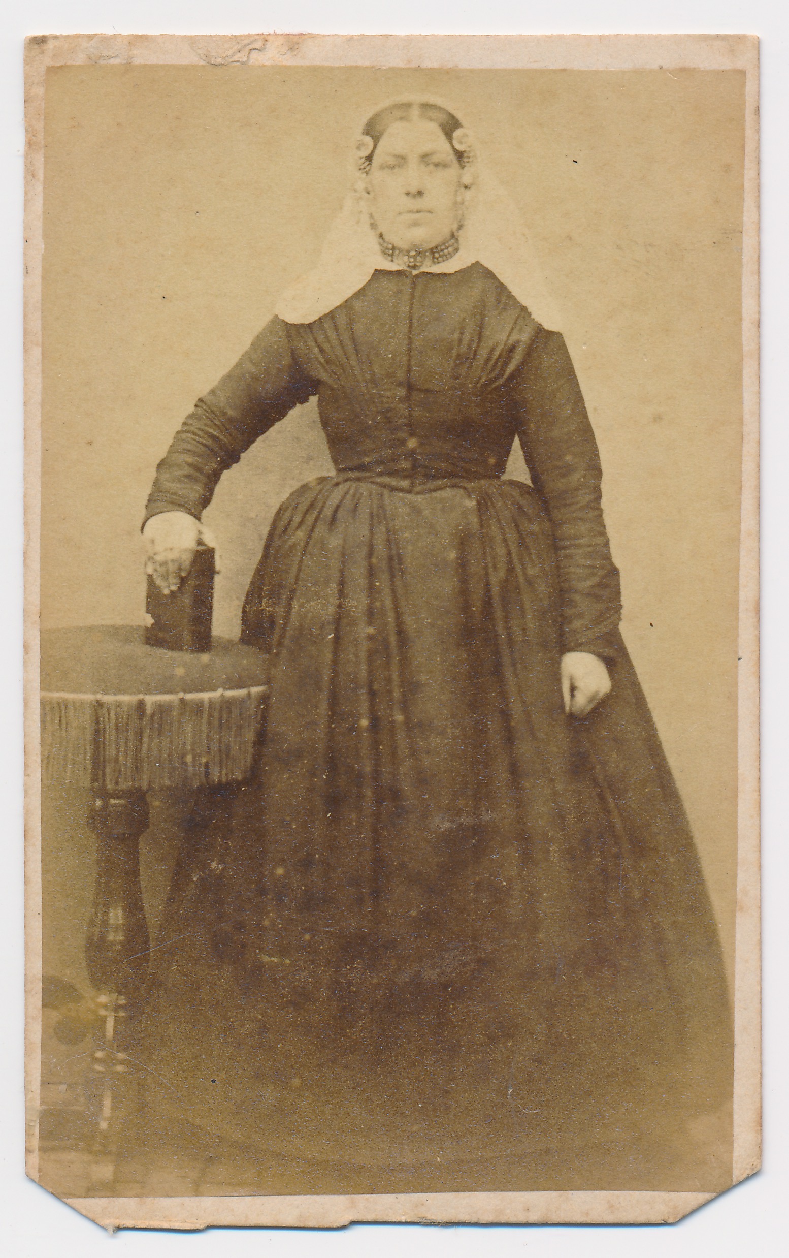 Adr. Elenbaas: onbekende vrouw, St. Annaland ca. 1875