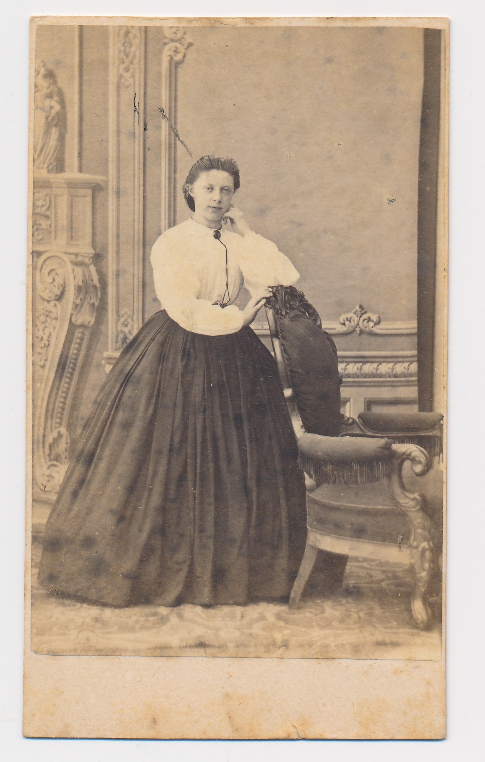 B. Bruining: onbekende vrouw, Leiden ca. 1870