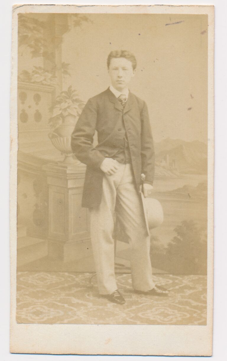Foto van Portret 18 (naam volgt), Henri Pronk, Phot.
