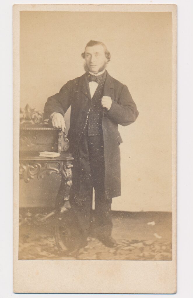 Bekijk de foto's 1 van Dr. Wotke: onbekende jongeman, Rotterdam ca. 1865