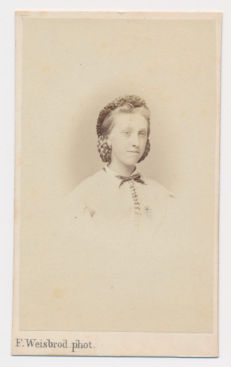 Foto van Portret 23 (naam volgt), F. Weisbrod, Phot.