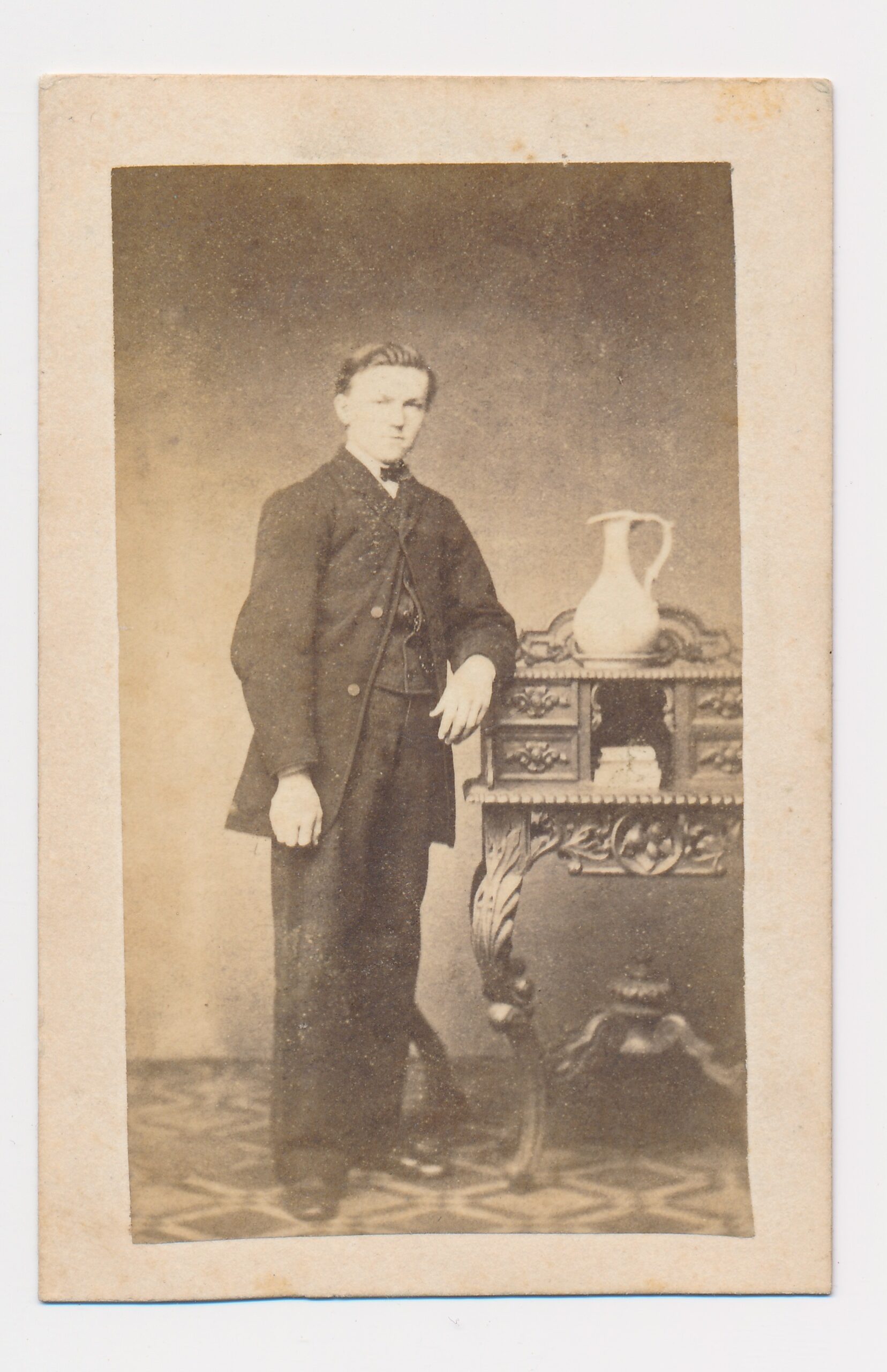 Confeld von Felbert: onbekende jongeman, Arnhem ca. 1885