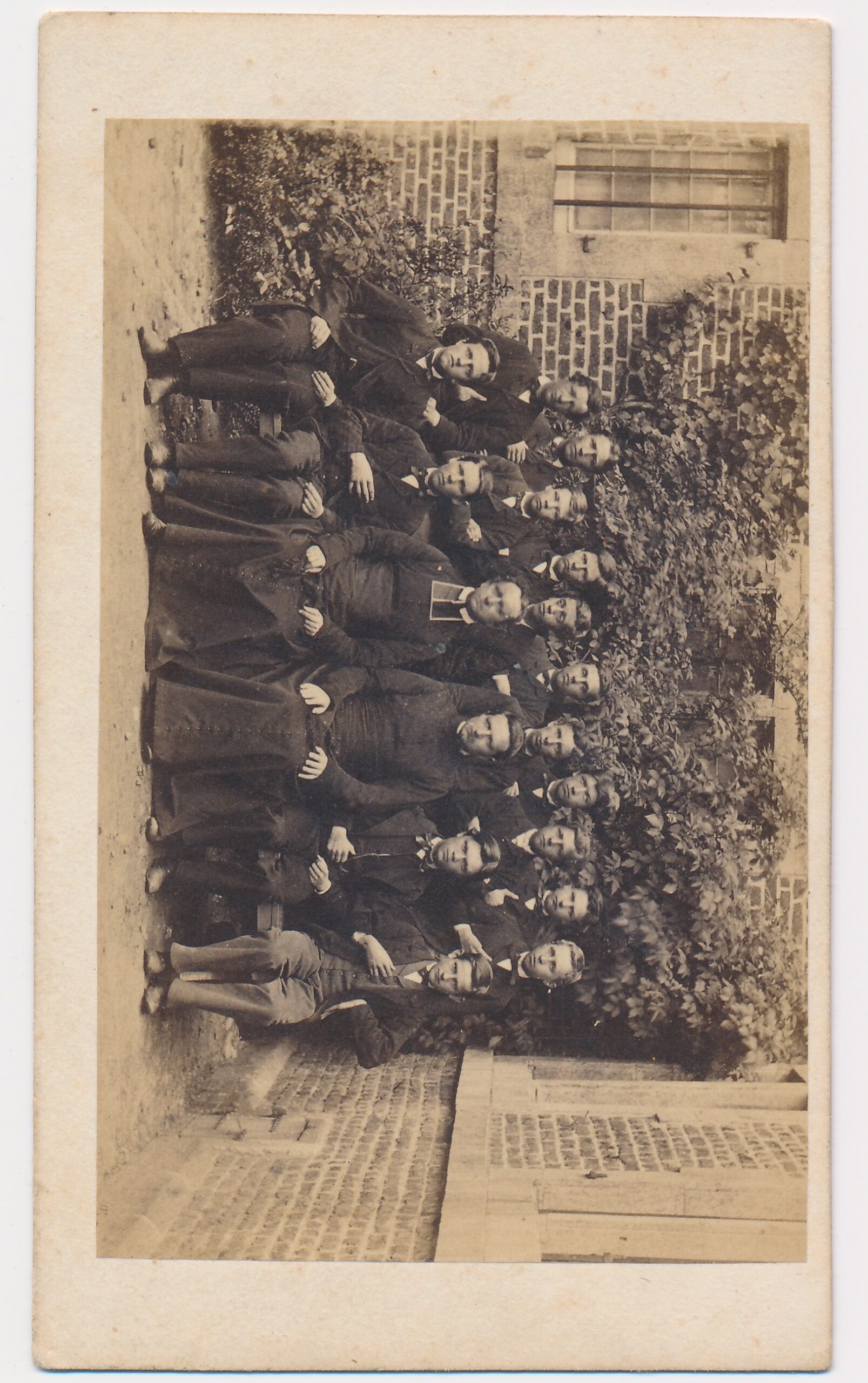 Onbekend: groep seminaristen, familie Mutsaers, ca. 1885