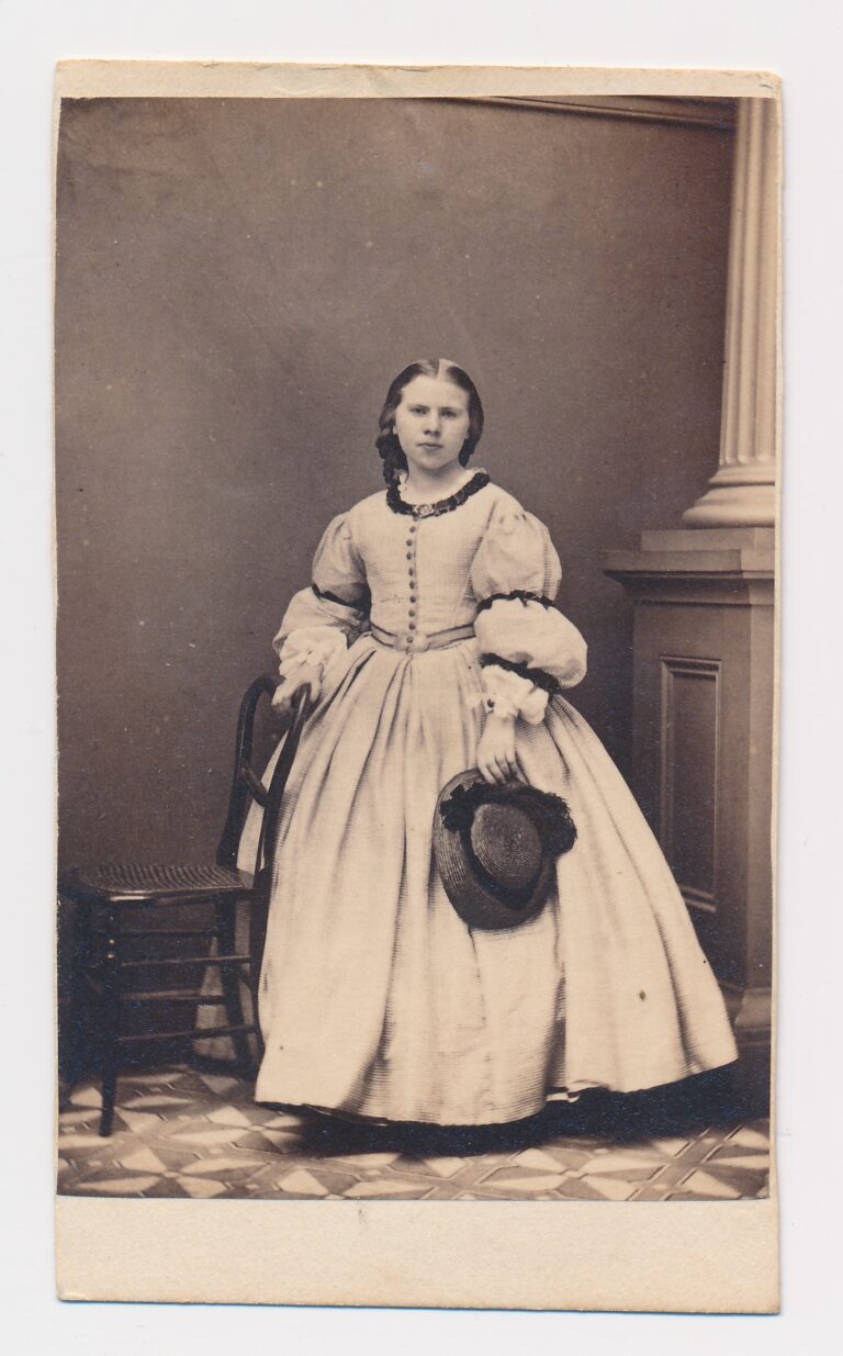 Foto van Portret 37 (naam volgt), J. Huggins, Norwich