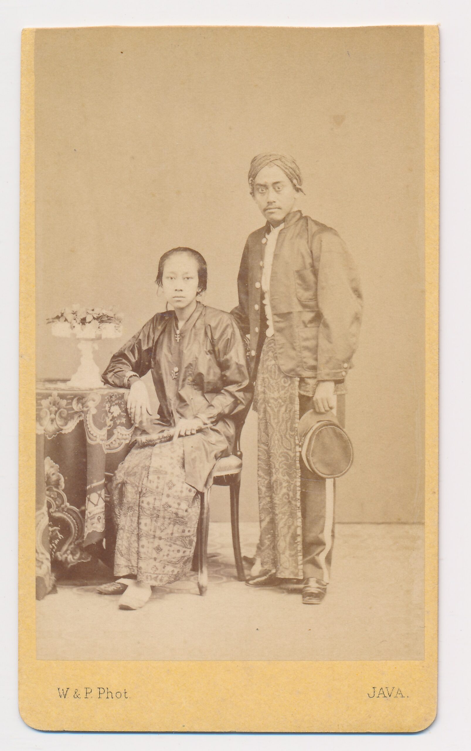 Woodbury & Page: echtpaar Katawinata, Java ca. 1875