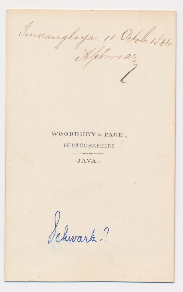 Bekijk de foto's 2 van Woodbury & Page: onbekende man, Sindanglaya 1866