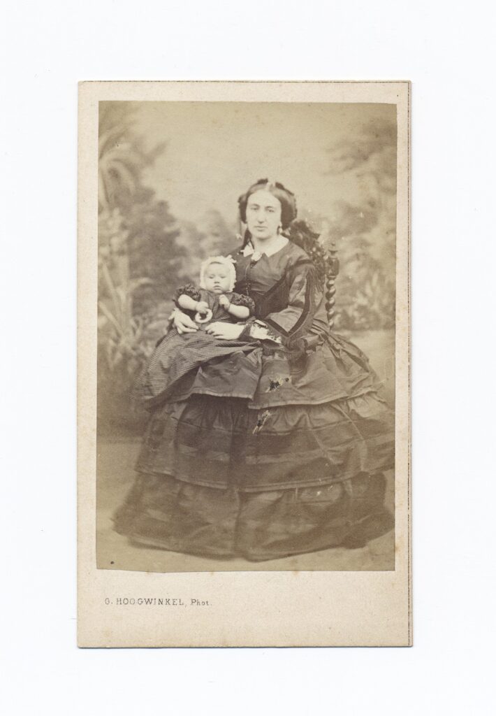 View the photos 1 van G. Hoogwinkel: Anna Maria Theresia Mitschke, Rotterdam ca. 1870
