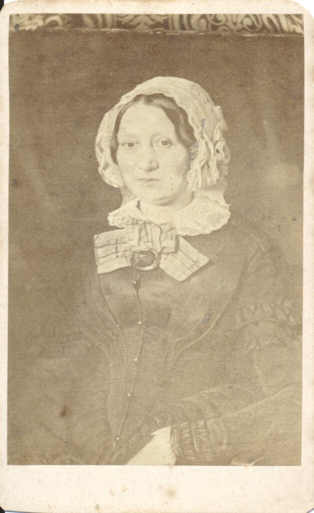Bekijk de foto's 1 van Onbekend: Catharina Elisabeth Duffhus, ca. 1873