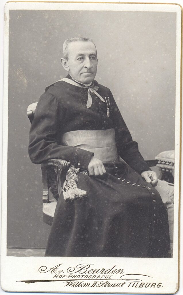 Bekijk de foto's 1 van A. van Beurden: Antonius Johannes Franciscus Mutsaers, Tilburg ca. 1900